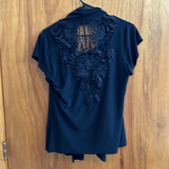 Women’s Blouse with See - Through Cutout on top back - Picture 2 of 3